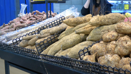 超市货架上的农副产品 现代供应链下的多样性与便捷